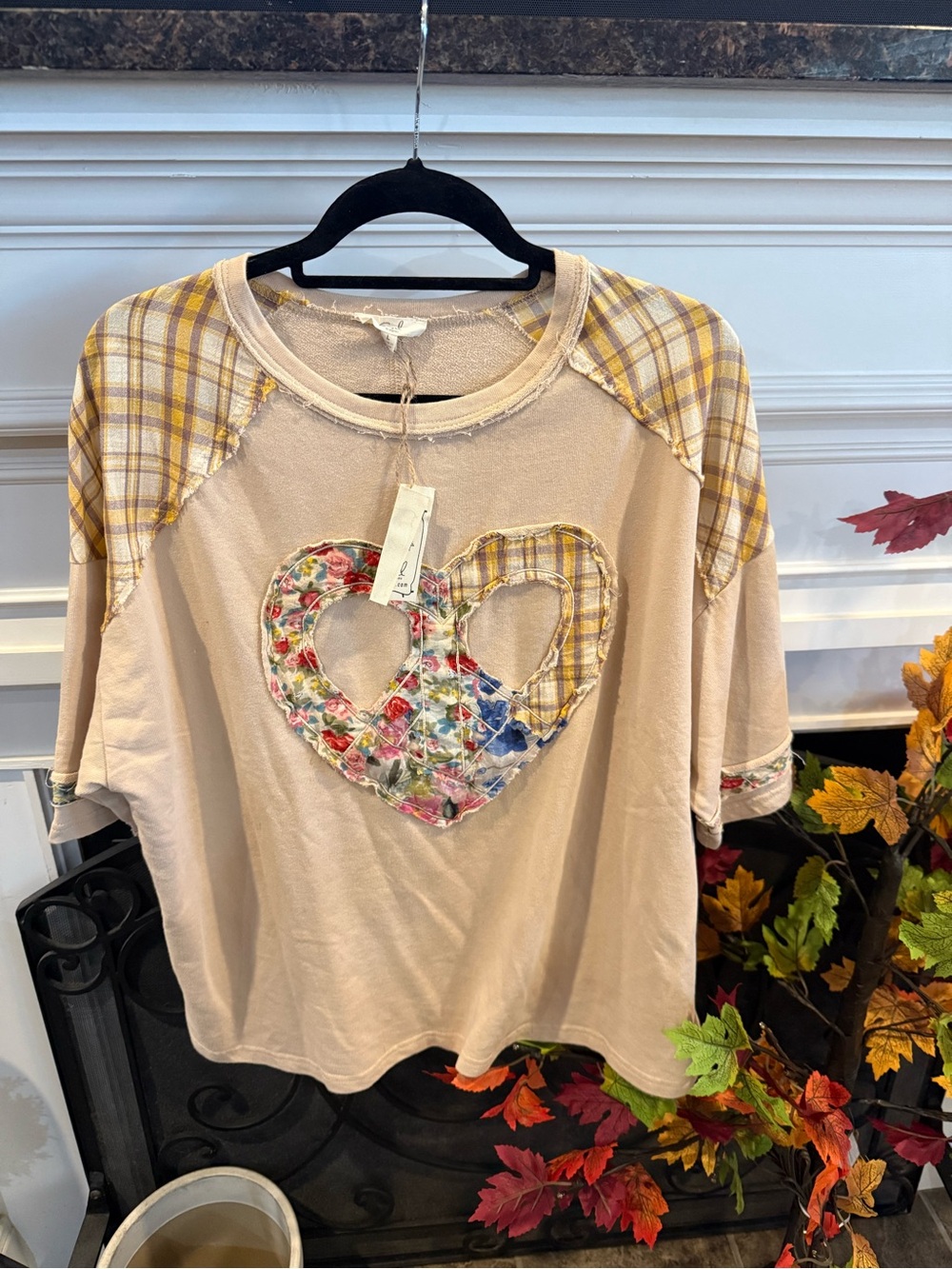 easel Beige Short Sleeve Tee with Plaid Accents and Floral Heart Appliqué